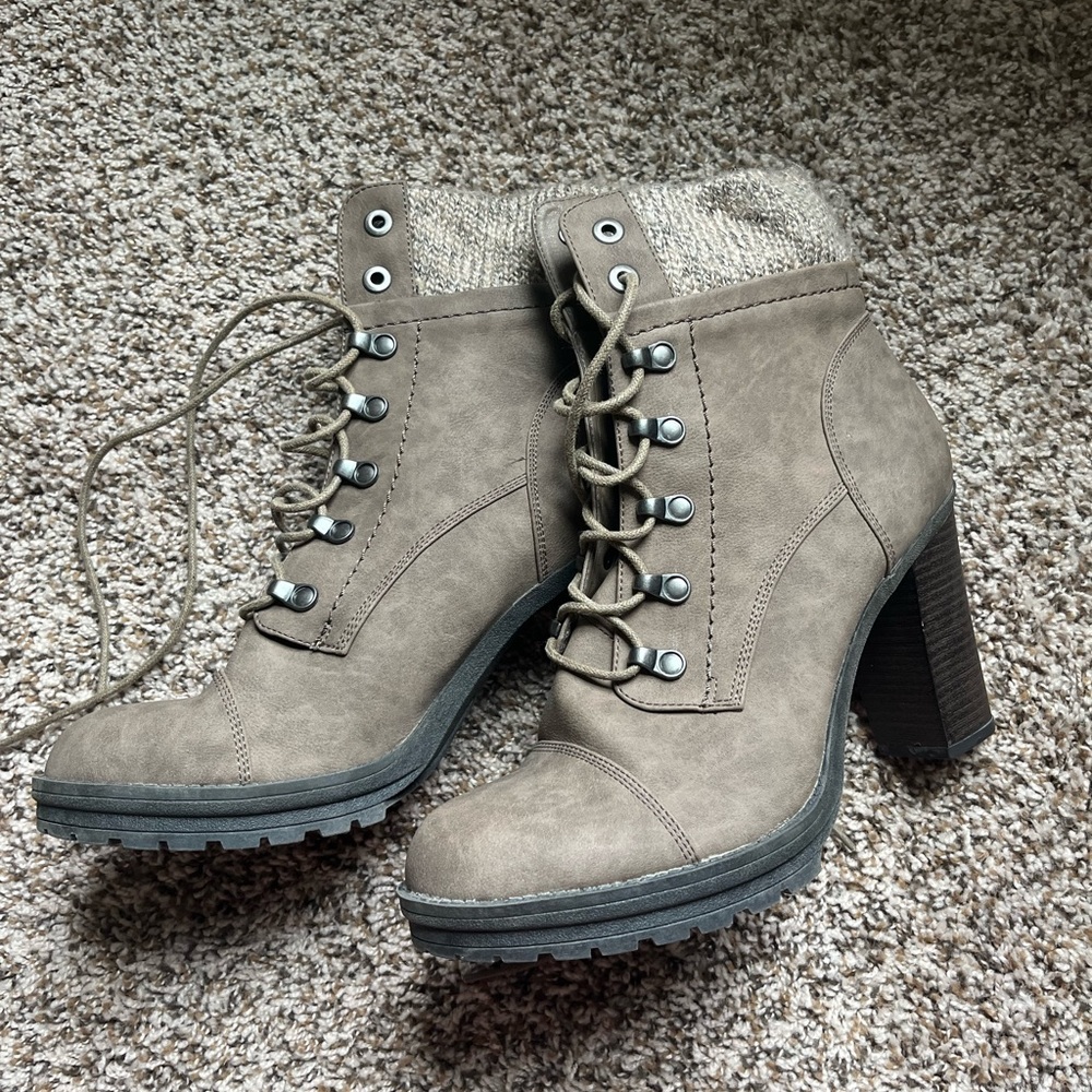 NWOT Bootie Heels